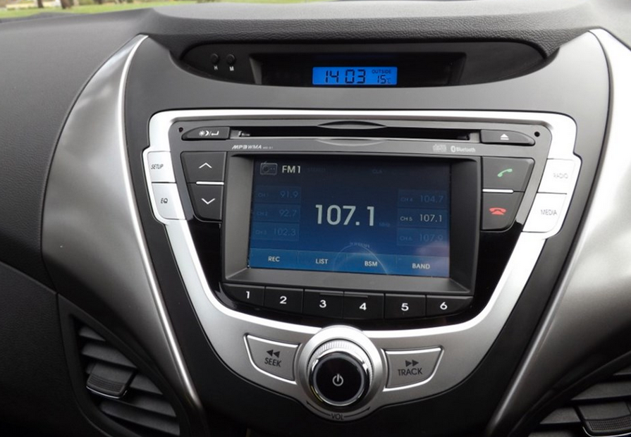 Hyundai Elantra Infotainment Stereo unit