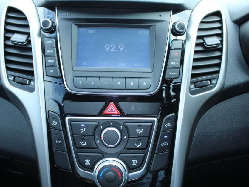 Hyundai I30 Infotainment Stereo unit